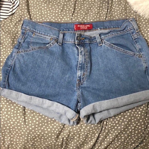 Levi’s shorts - Picture 2 of 2